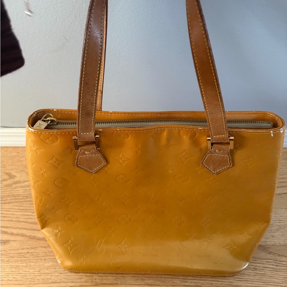 Authentic Louis Vuitton Vernis Houston Tote - Picture 3 of 12